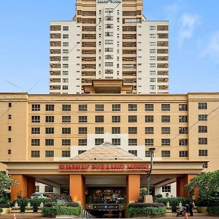 Millennium Suite At Pyramid Tower Petaling Jaya Exterior photo