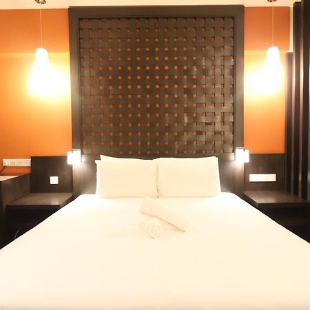 Millennium Suite At Pyramid Tower Petaling Jaya Exterior photo