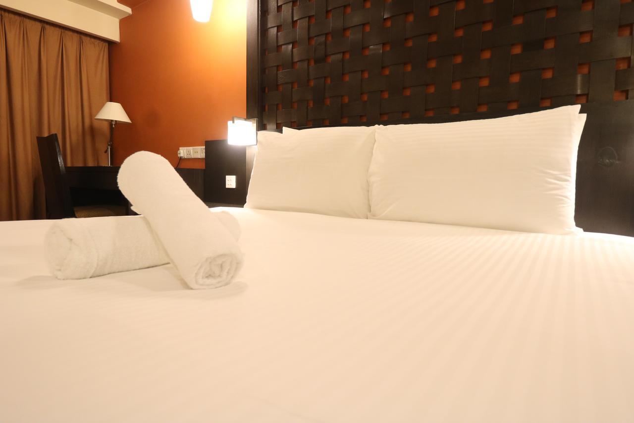Millennium Suite At Pyramid Tower Petaling Jaya Exterior photo