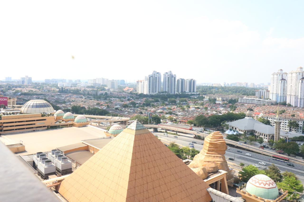 Millennium Suite At Pyramid Tower Petaling Jaya Exterior photo